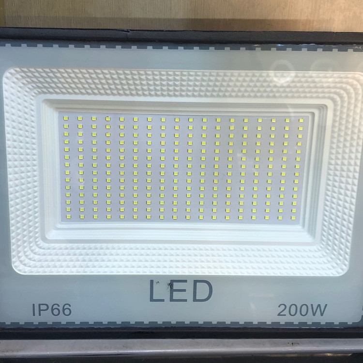 پرژکتور smd روکار 200وات بازدهی نوربالا افتابی